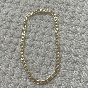 Small Gold Pleated Necklace.